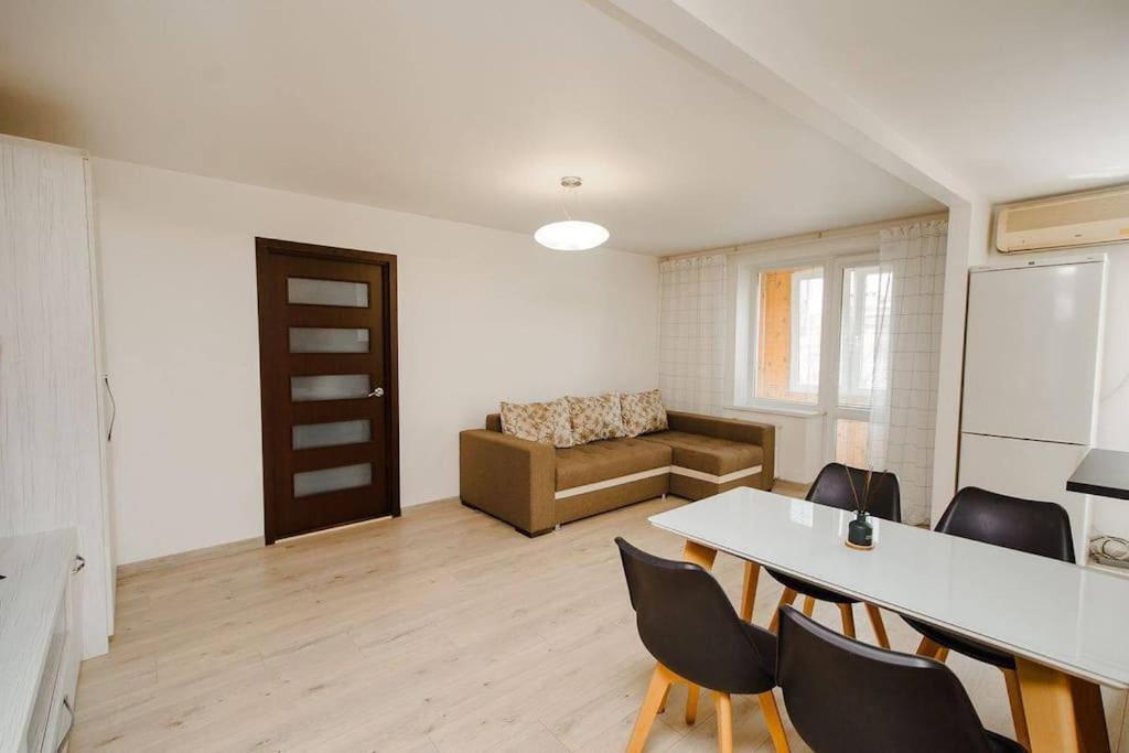 Very Stylish Apartament In Middle Of City. Chişinău Eksteriør billede